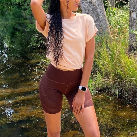 Fabletics Sculptknit High Waisted 6” Short | Size Small - Picture 6 of 14